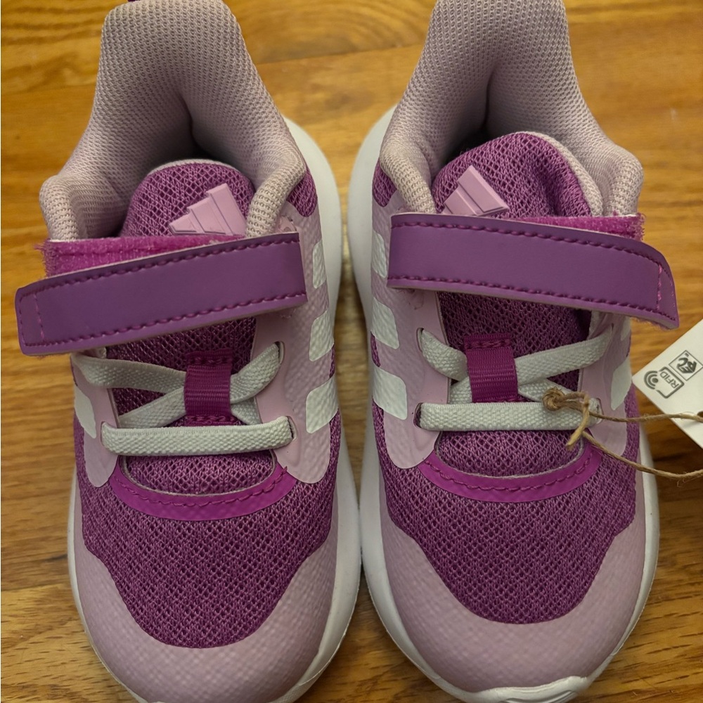 Adidas Kids Toddler Sneakers in Purple and White. Size 6 Toddler. NWT